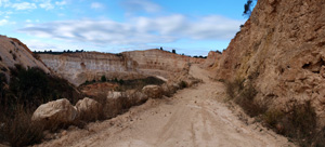 Grupo Mineralógico de Alicante. Gravera del Barraquero, Hoya Redonda, Enguera, Comarca Canal de Navarrés, Valencia 