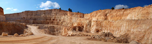 Grupo Mineralógico de Alicante. Gravera del Barraquero, Hoya Redonda, Enguera, Comarca Canal de Navarrés, Valencia 