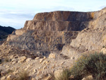 Grupo Mineralógico de Alicante.  Cantera de Áridos de Holcin, Busot. Alicante 