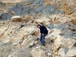 Grupo Mineralógico de Alicante. Cantera de Áridos de Holcin, Busot. Alicante