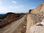 Grupo Mineralógico de Alicante. Cantera de çAridos Holcin. Busot. Alicante