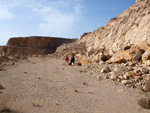 Grupo Mineralógico de Alicante. Cantera de çAridos Holcin. Busot. Alicante