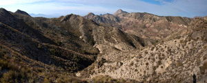 Grupo Mineralógico de Alicante. Afloramiento de Dolomitas. Camino de la Salmuera. ALbatera - Alicante