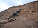 Grupo Mineralógico de Alicante.  Cantera de Áridos de Holcin. Busot. Alicante 