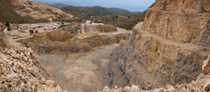 Grupo Mineralógico de Alicante. Cantera de Áridos de Holcin. Busot. Alicante