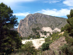 Grupo Mineralógico de Alicante. Cantera Barranco de la Mola. Sierra de Olta, Calpe. Alicante