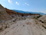 Grupo Mineralógico de Alicante. Cantera Eficacia. Yacimiento de calcita de Arcones. Segovia