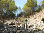 Grupo Mineralógico de Alicante. Cantera Barranco de la Mola. Sierra de Olta, Calpe. Alicante