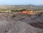 Grupo Mineralógico de Alicante. Cantera de Áridos el Cantón. Abanilla. Murcia