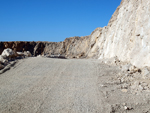 Grupo Mineralógico de Alicante.  Cantera de Áridos Holcin. Busot. Alicante 