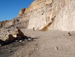 Grupo Mineralógico de Alicante.  Cantera de Áridos Holcin. Busot. Alicante 