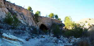 Afloramiento de marcasitas, Rambla en finca La Canyaeta Blanca, Agost, Alicante