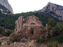 Explotación de ofitas. Sierra de Olta. Calpe.    