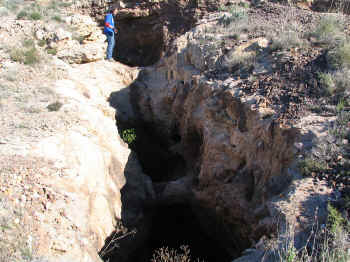 Bocamina en lo alto de la sierra