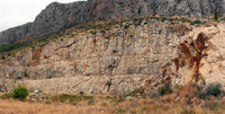 Grupo Mineralógico de Alicante. Explotación de Áridos. Siera de Segaria Ondara.  Alicante