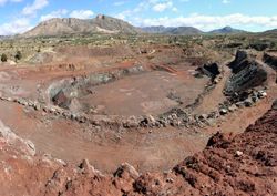 Grupo Mineralógico de Alicante. Explotación de arcilla y yesos La Murciana. Macisvenda. Murcia   