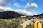 Grupo Mineralógico de Alicante. Explotación de ofitas en la Sierra de Oltra. Calpe.  Alicante   