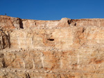 Grupo Mineralógico de Alicante.  Explotación de Áridos. Enguera. Comarca Canal de Navarres. Valencia  