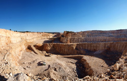 Grupo Mineralógico de Alicante. Explotación de Áridos. Enguera. Comarca Canal de Navarres. Valencia   