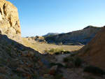 Grupo Mineralógico de Alicante. CExplotaciones de Arcilla. Rambla del Pepior. Agost. Alicante 