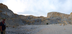 Grupo Mineralógico de Alicante. Cantera Casablanca. Lloma Alta, Les Boqueres, San Vicente del Raspeig, Alicante  