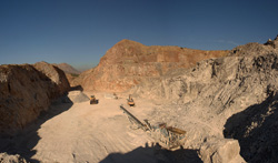 Grupo Mineralógico de Alicante.   Gravera del Barraquero, Hoya Redonda, Enguera . Comarca Canal de Navarrés, València  