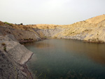 Grupo Mineralógico de Alicante. Canteras de arcilla situadas en la Zona del Pla, junto a la siera de los Tajos. Agost. Alicante